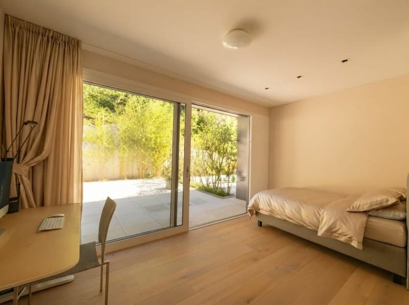 Luxuriöse 3.5 Zimmerwohnung mit Seesicht, 2 grossen Sonnenterrassen, Schwimmbad und Wellnessbereich (10)