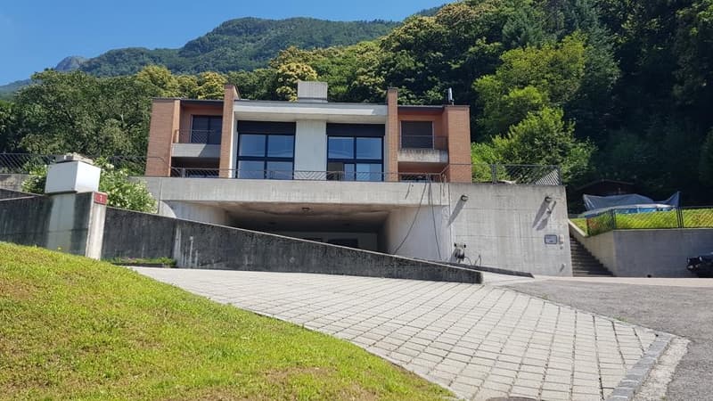 moderna casa monofamiliare in buono stato di manutenzione e con ottime finiture, ampio terreno. (4)