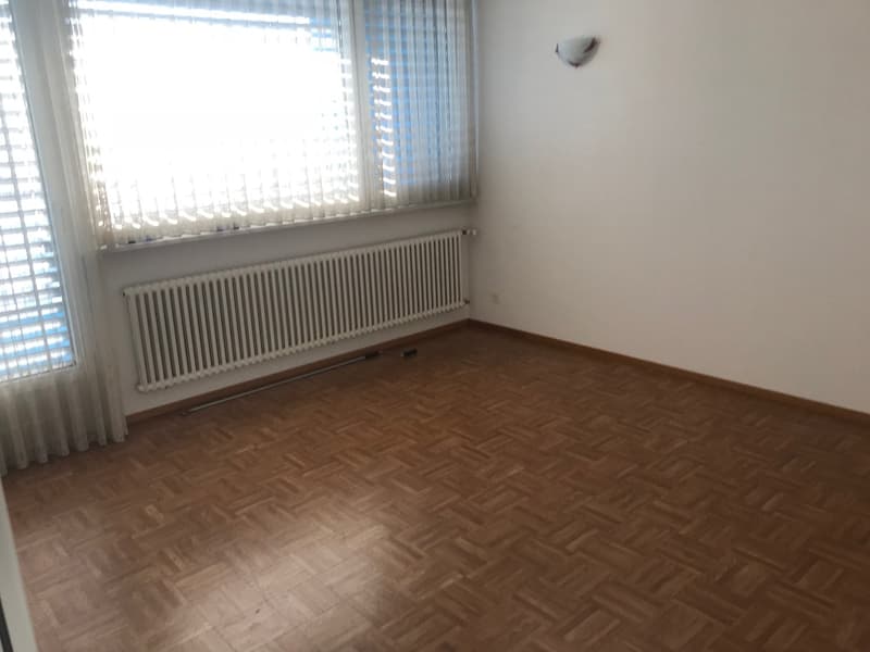 Elegante appartamento di 3.5 locali al 5° piano a Stabio (13)