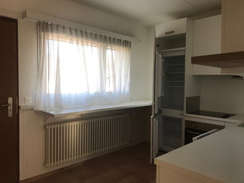 Elegante appartamento di 3.5 locali al 5° piano a Stabio (15)