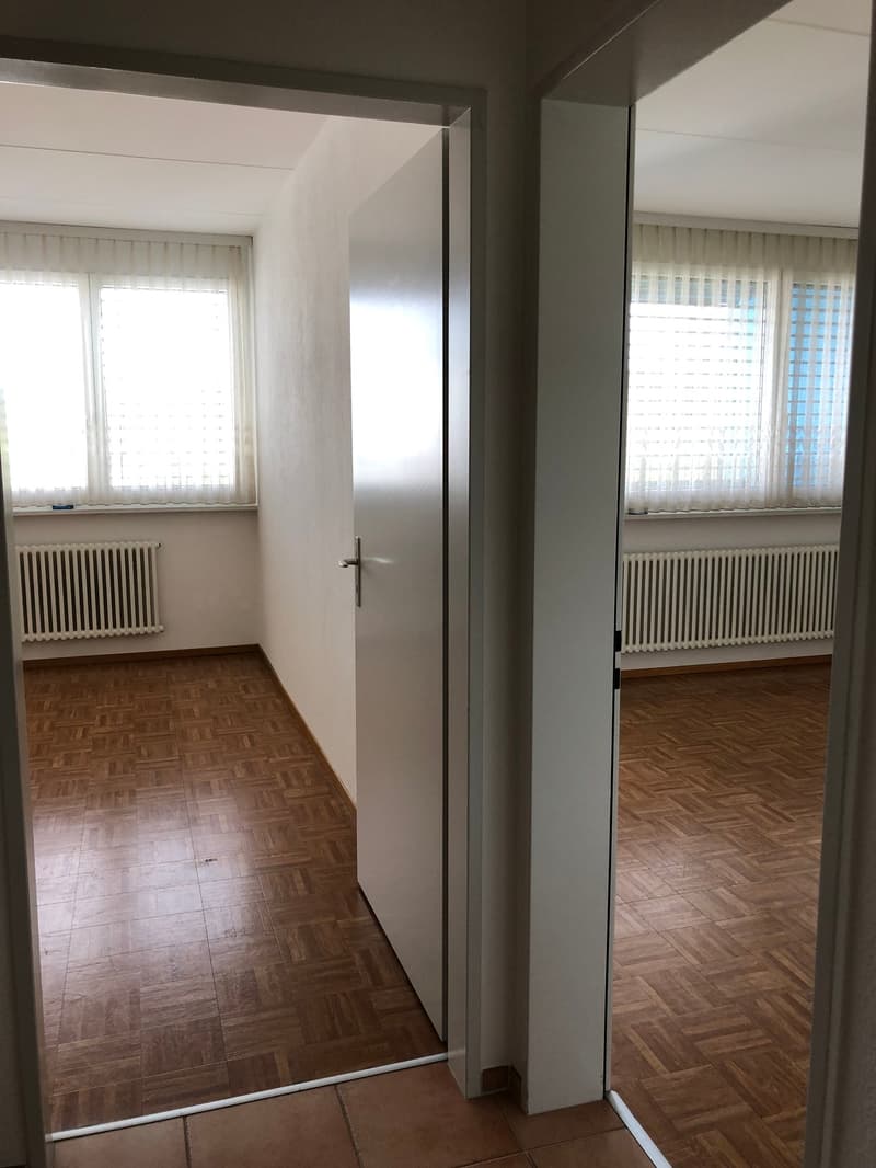 Elegante appartamento di 3.5 locali al 5° piano a Stabio (9)