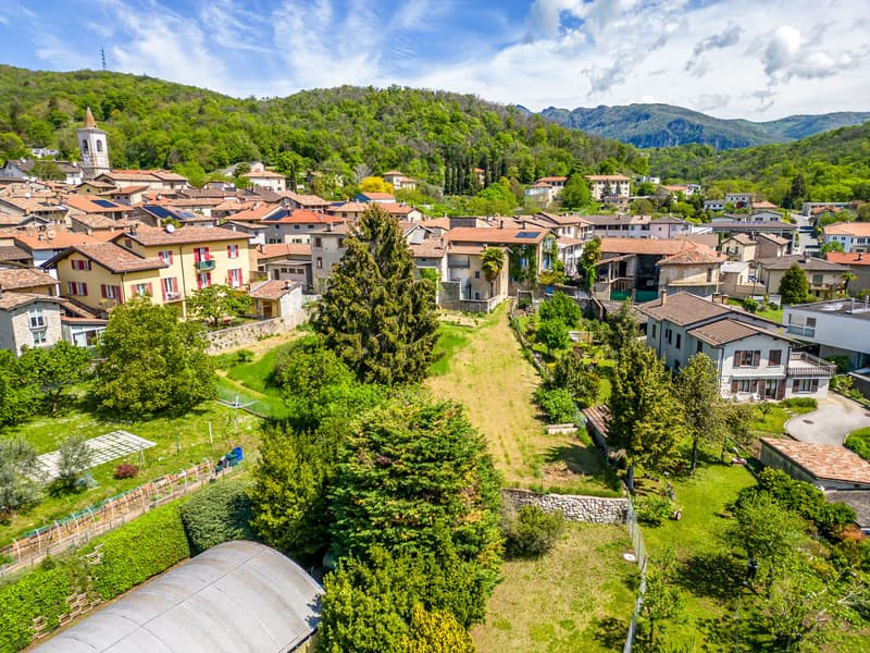 Terreno edificabile in pieno sole, comodo, con progetto approvato per una moderna villa singola (2)