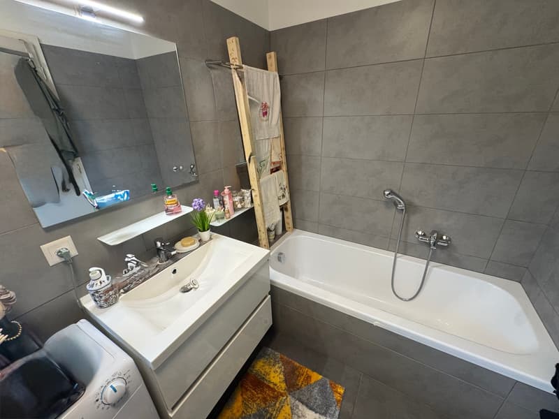 Moderno 4.5 locali con ampio giardino privato a Rancate (11)