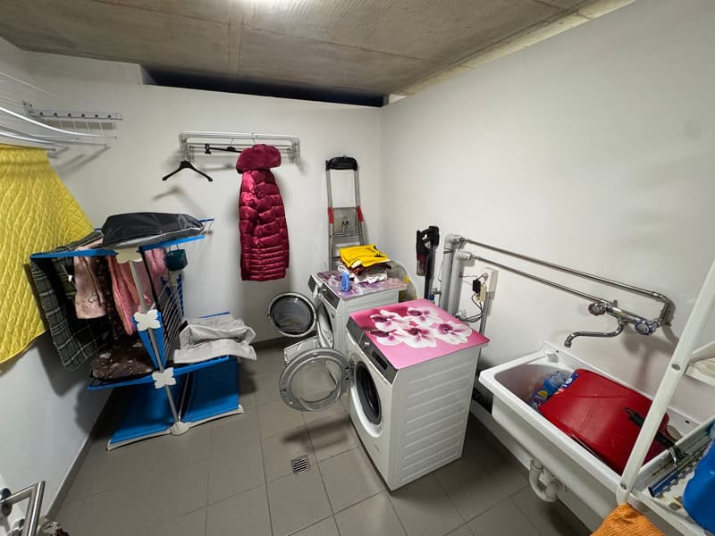 Moderno 4.5 locali con ampio giardino privato a Rancate (12)