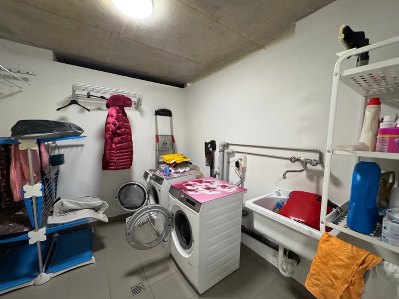 Moderno 4.5 locali con ampio giardino privato a Rancate (13)