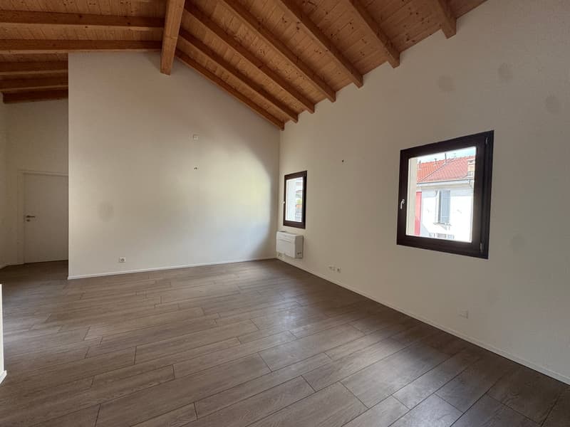 Ufficio moderno di 3,5 locali in affitto a Chiasso (2)