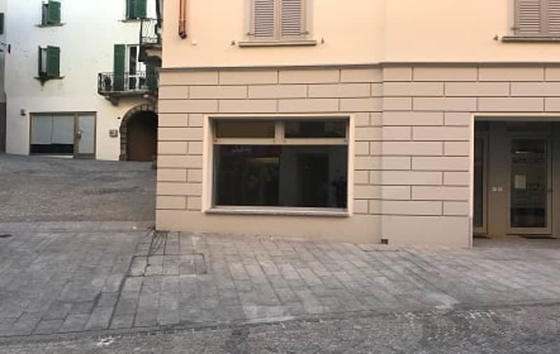 Mendrisio nel pieno centro in edificio in stile totalmente ristrutturato DUE uffici / negozi (4)