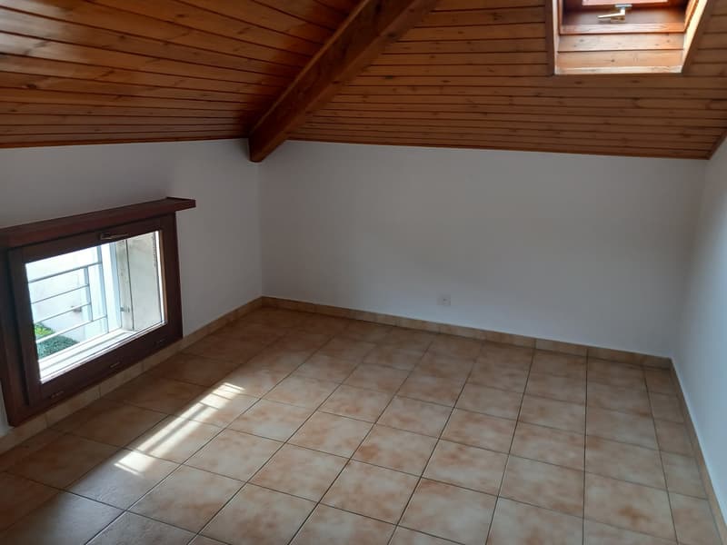 Mendrisio – Ligornetto | 4.5 locali mansardato con travi a vista – ultimo piano (4)