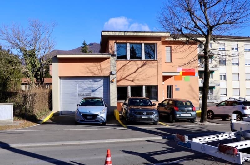 Vendesi o Affittasi Immobile Artigianale / commerciale / amministrativo con Uffici a Balerna (15)
