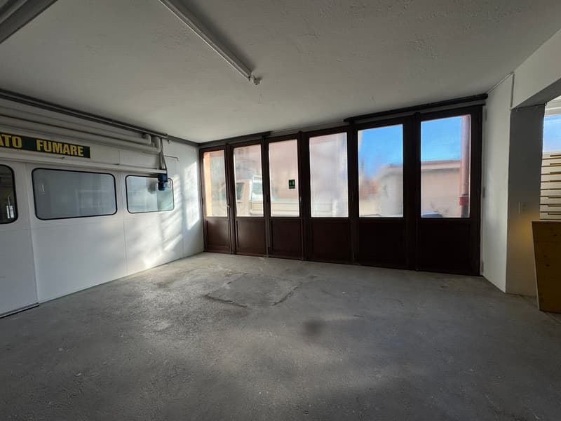 Vendesi o Affittasi Immobile Artigianale / commerciale / amministrativo con Uffici a Balerna (23)