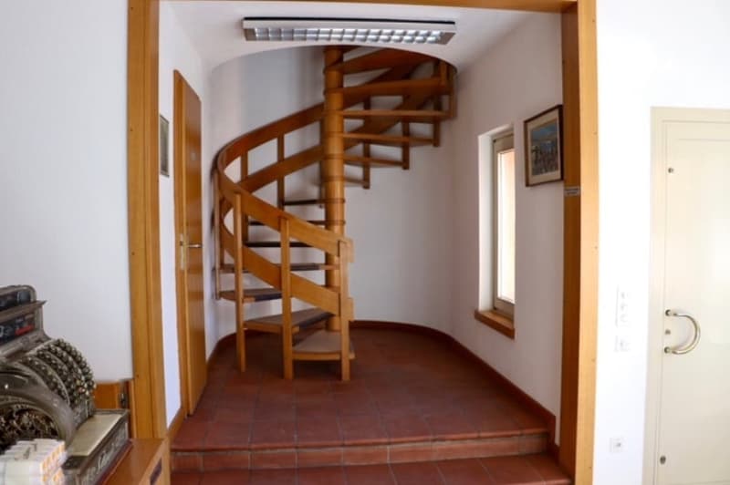 Vendesi o Affittasi Immobile Artigianale / commerciale / amministrativo con Uffici a Balerna (12)
