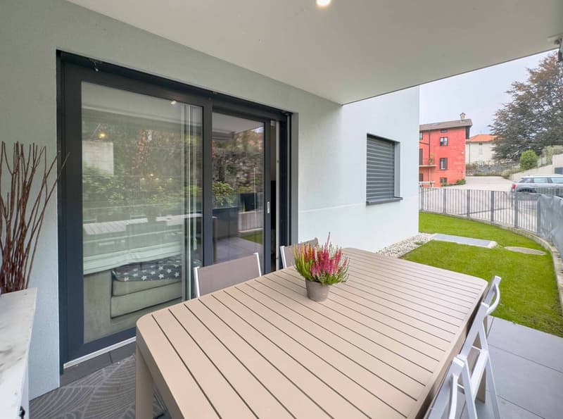 PER REDDITO O USO PRIVATO recentissimo elegante 2.5 locali con giardino privato (8)