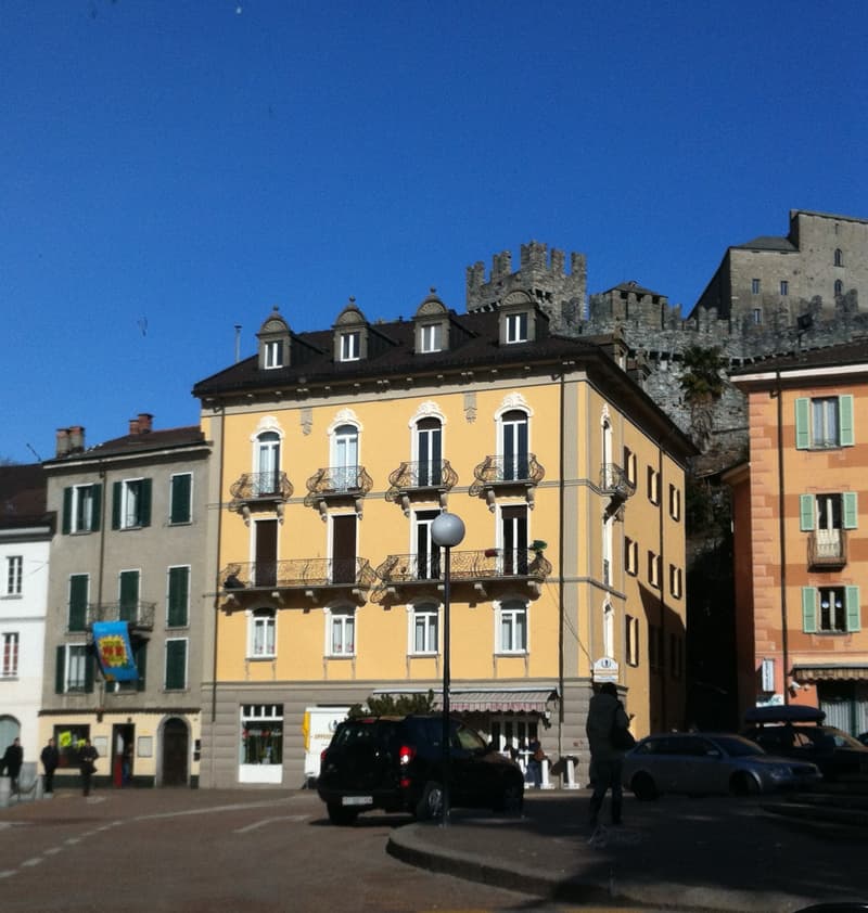 Bellinzona – Centralissimo 2.5 locali con ascensore e soffitti in legno a vista (4)