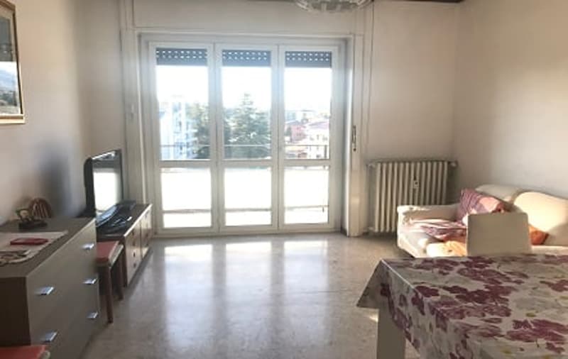 Luminoso appartamento di 3.5 locali con balcone a Varese – Disponibile subito (4)