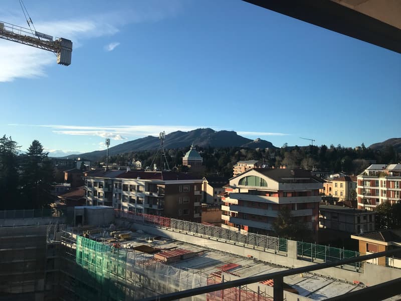 Luminoso appartamento di 3.5 locali con balcone a Varese – Disponibile subito (8)