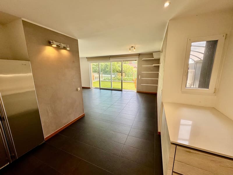 CADRO – ELEGANTE RESIDENZA CON GIARDINO PRIVATO, GARAGE DOPPIO E VISTA PANORAMICA (10)