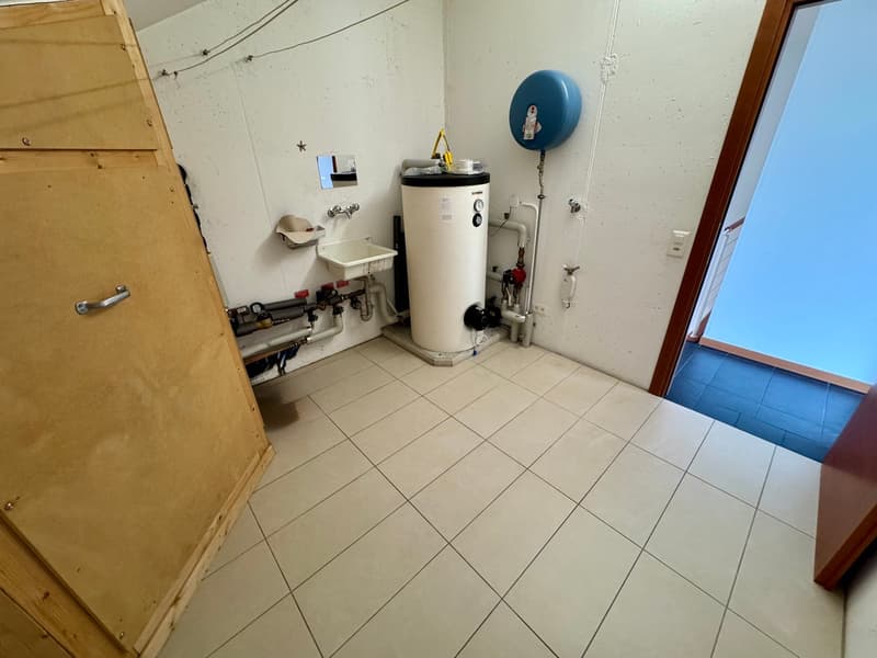 CADRO – ELEGANTE RESIDENZA CON GIARDINO PRIVATO, GARAGE DOPPIO E VISTA PANORAMICA (28)