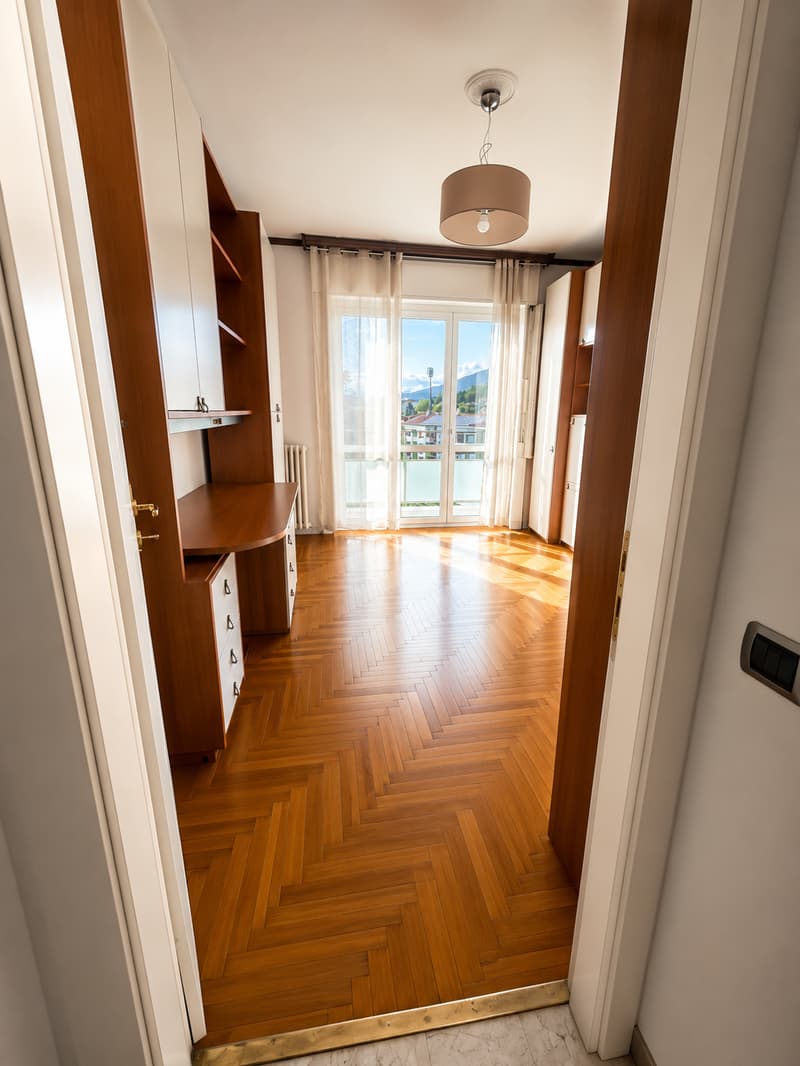 Luminoso appartamento di 3.5 locali con balcone a Varese – Disponibile subito (10)