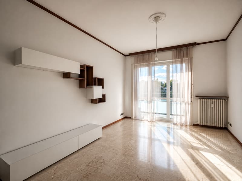 Luminoso appartamento di 3.5 locali con balcone a Varese – Disponibile subito (8)