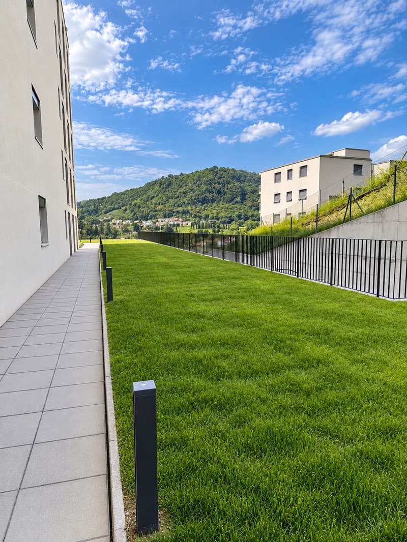 MENDRISIO | 2,5 LOCALI CON VERANDA E GIARDINO PRIVATO OLTRE POSTO AUTO IN AUTORIMESSA (2)