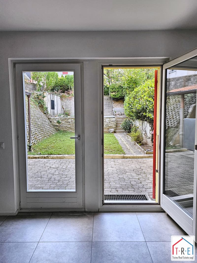 Stabio | Casa nel nucleo con giardino privato, terrazze e posteggio (9)