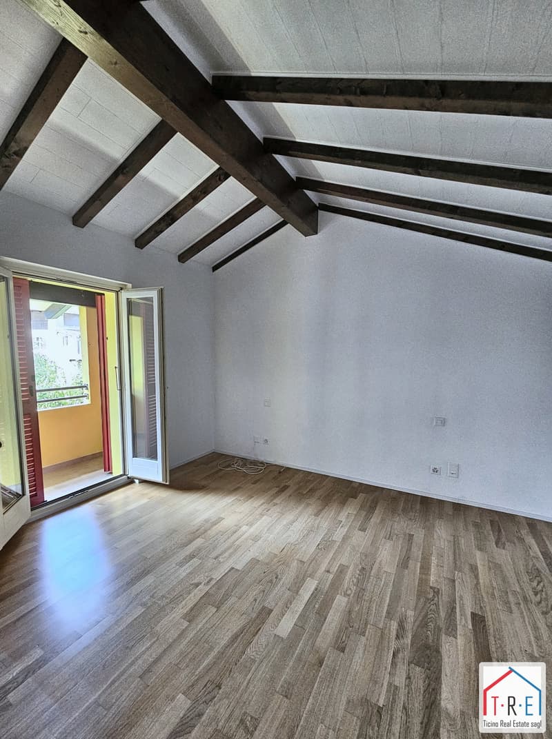 Stabio | Casa nel nucleo con giardino privato, terrazze e posteggio (5)
