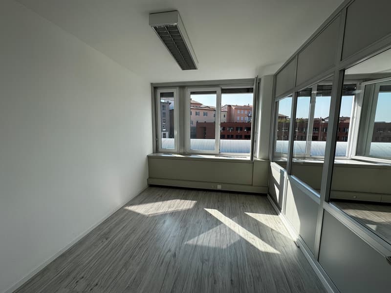 Mendrisio – prossimo a Piazzale Alle Valle | Ufficio signorile di 50 m² (5)