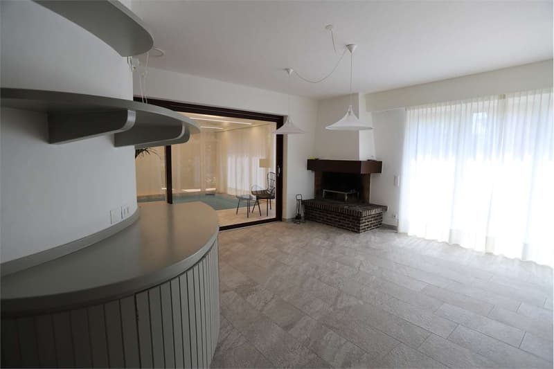 Villa con piscina interna a Vezia (4)