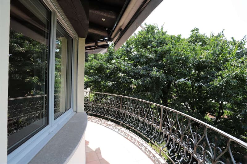 Villa con piscina interna a Vezia (2)
