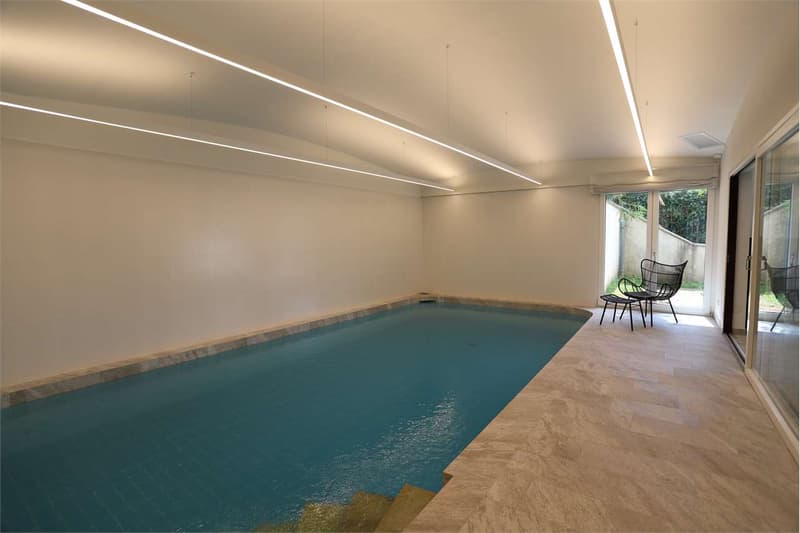 Villa con piscina interna a Vezia (8)