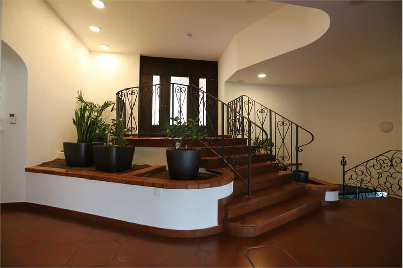 Villa con piscina interna a Vezia (6)