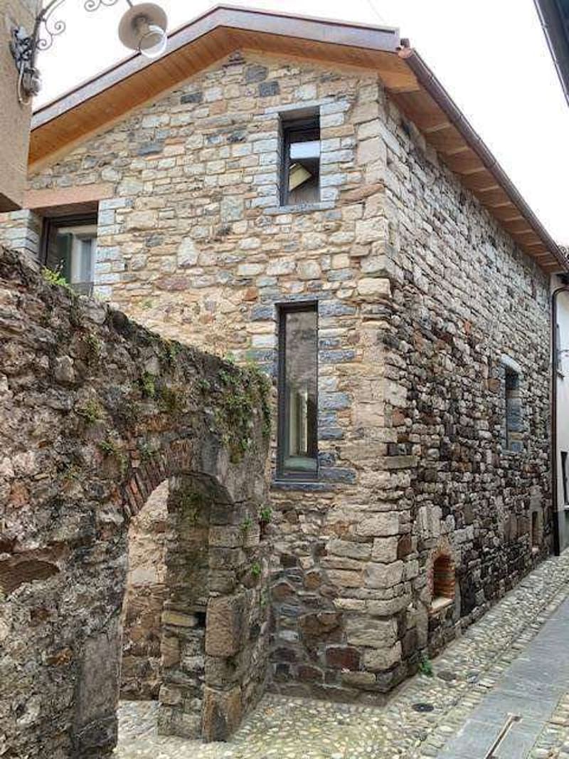 Casa di nucleo ristrutturata a Bissone (9)