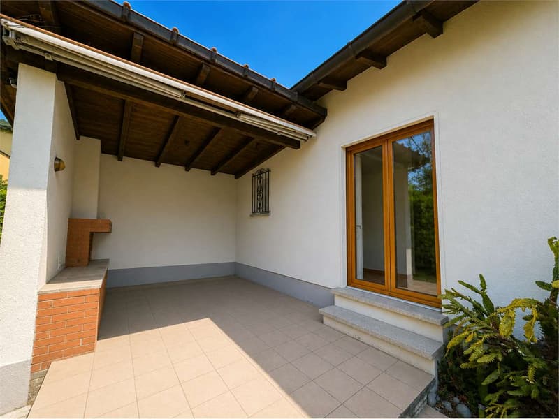 Casa unifamiliare con giardino e potenziale edificatorio a Taverne (11)