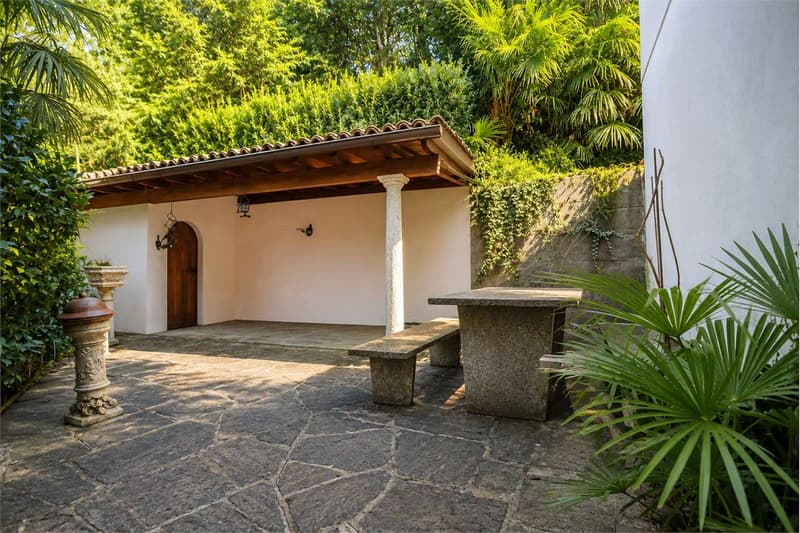 Villa con Spiaggia e Pontile Privato a Montagnola (8)