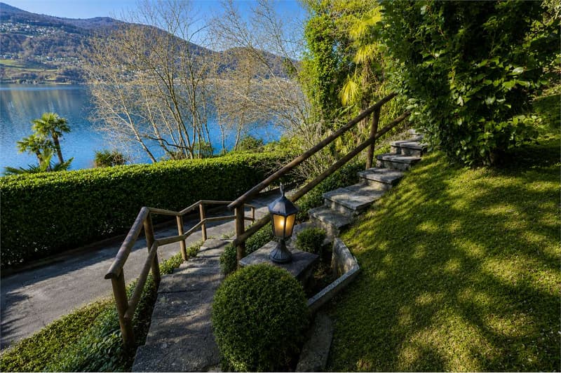 Villa con Spiaggia e Pontile Privato a Montagnola (5)