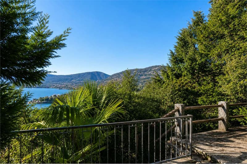 Villa con Spiaggia e Pontile Privato a Montagnola (11)