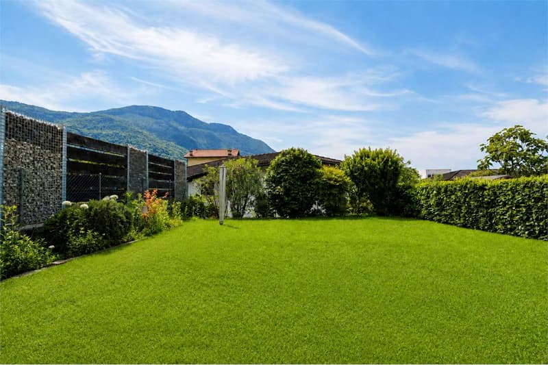 Villa con 3 camere e giardino a Dino (4)
