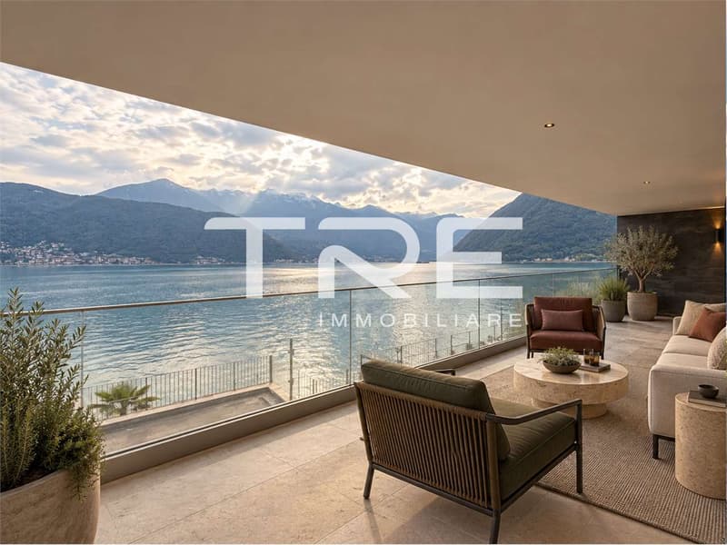 Nuova Villa FRONTE LAGO con DUE DARSENE private (12)