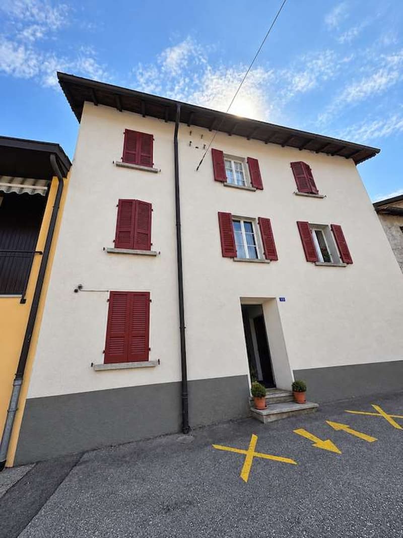 Casa di nucleo con grande giardino (2)