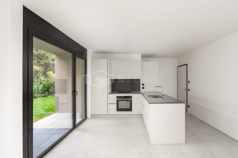 ELEGANTE APPARTAMENTO 2,5 LOCALI CON GIARDINO (5)
