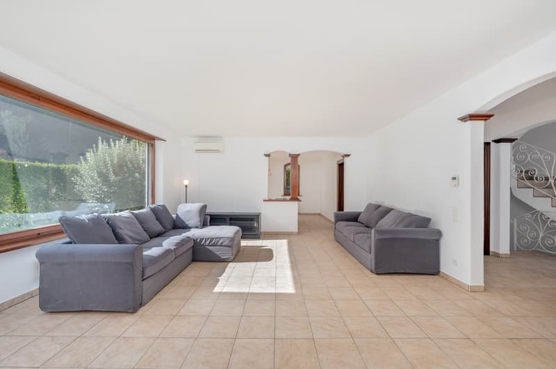 VILLA IN STILE MEDITERRANEO A DUE PASSI DAL LAGO E DAL PARCO DI FIGINO (3)