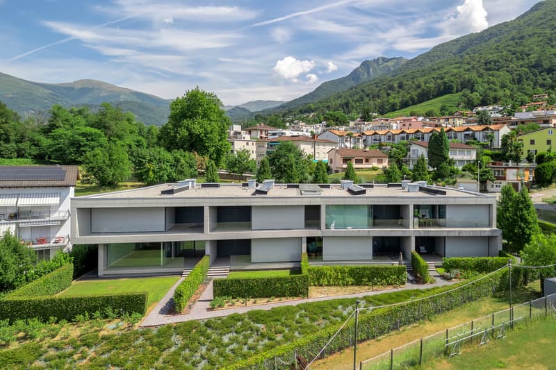 LUSSUOSO 4.5 LOCALI CON GIARDINO (2)