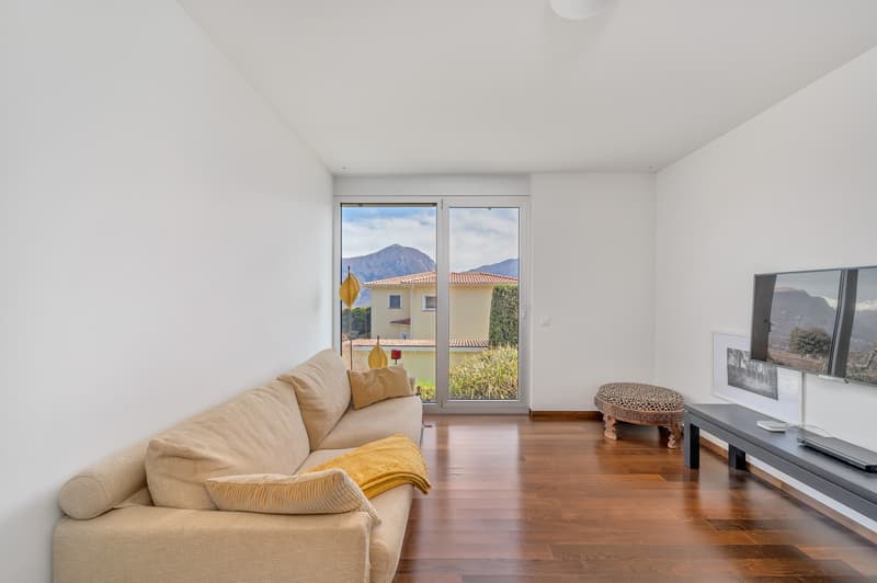 ESCLUSIVA VILLA DI DESIGN CON VISTA LAGO E PRIVACY ASSOLUTA (6)