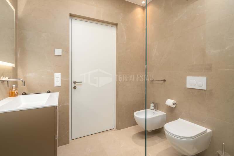 ELEGANTE VILLA MODERNA IMMERSA NEL VERDE (5)