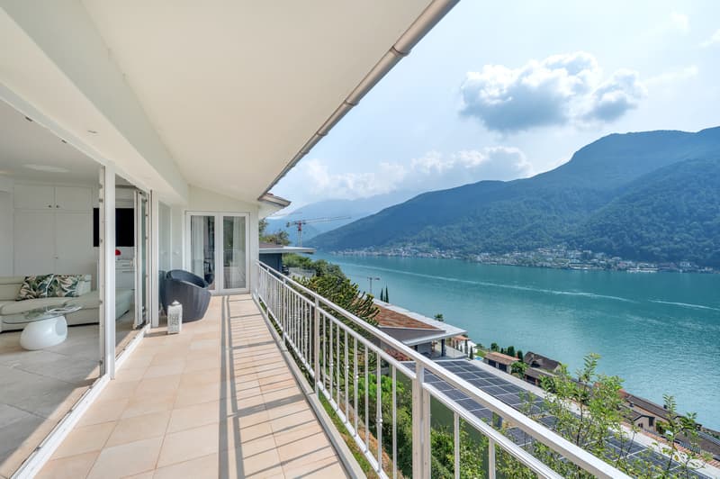 CASA VISTA LAGO CON GRANDE GIARDINO (7)
