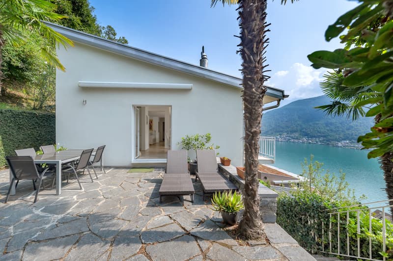 CASA VISTA LAGO CON GRANDE GIARDINO (6)