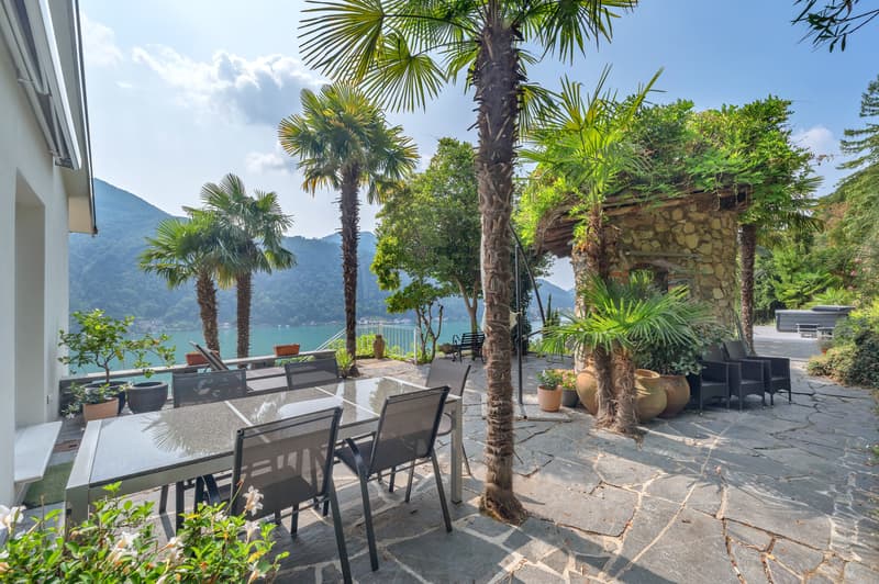CASA VISTA LAGO CON GRANDE GIARDINO (4)