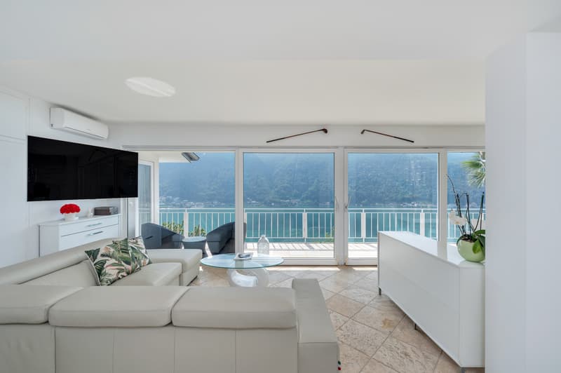 CASA VISTA LAGO CON GRANDE GIARDINO (10)