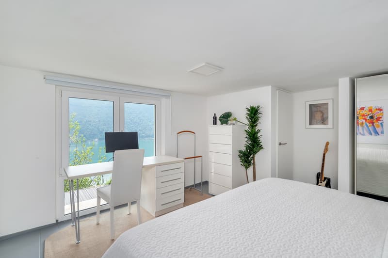 CASA VISTA LAGO CON GRANDE GIARDINO (3)