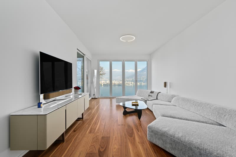 DESIGN E RAFFINATEZZA CON VISTA LAGO A PARADISO (9)